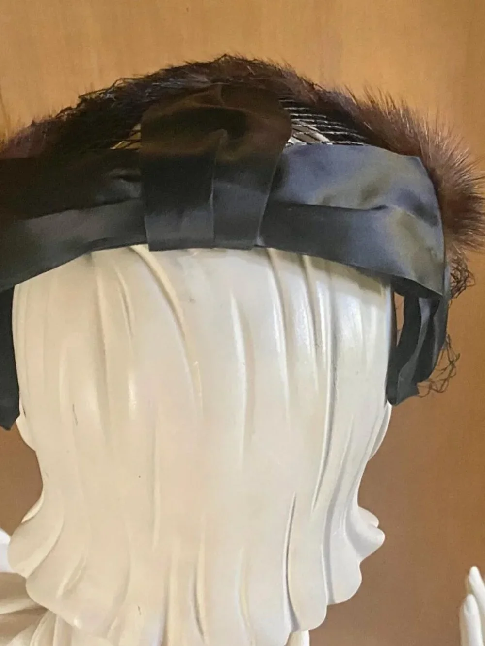 Vintage 1950s Mink Fascinator: Veiled Halo with Satin Bow - Picture 8 of 9